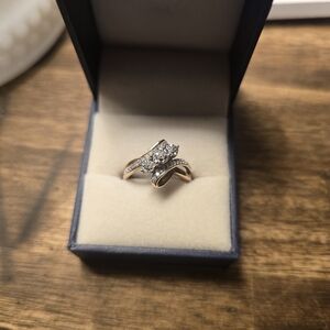 Elegant Gold and Silver Women's Ring